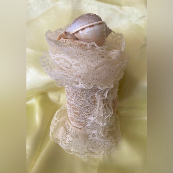 Hand Crafted Gypsy Jar VanillaScented,PearlyShells,Cream&Lace - Picture 3 of 4